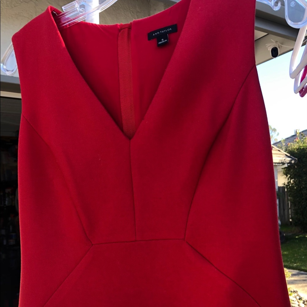 Ann Taylor size 2 Red Sheath Dress